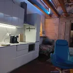 Versace 4pack -smart Home- Air Conditioner - Gotic Quarter- Private Studio- 10 Minutes * Barcelona