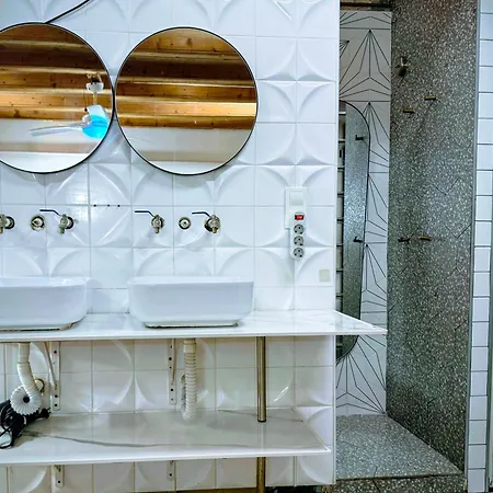 Versace 4pack -smart Home- Air Conditioner - Gotic Quarter- Private Studio- 10 Minutes Apartment