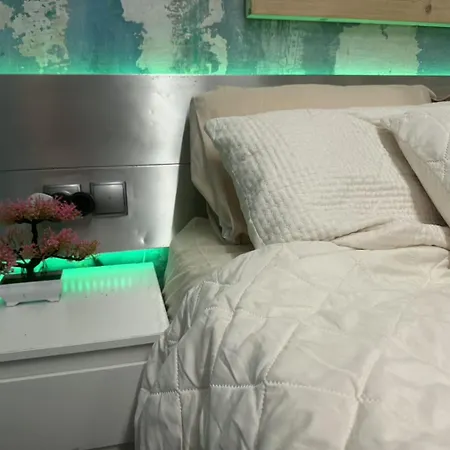 Smat Homes For Working Abroad With Style In Gotig-beach Apartmán *